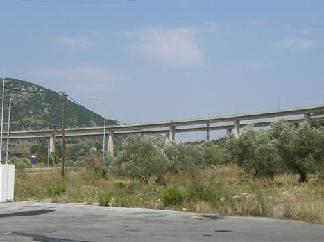 Krystallopigi-Brücke