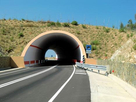 Tunnel de Susanna Fenu