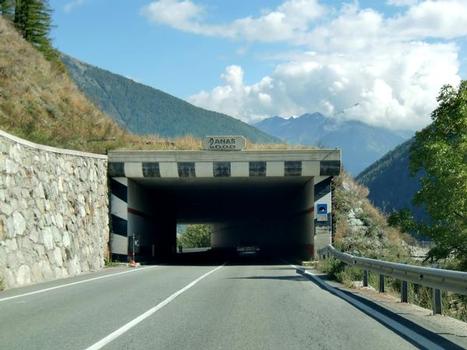 Flassin Tunnel, northern portal