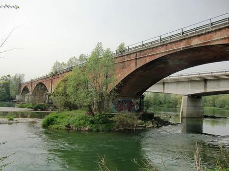 1896 and 1985 (back) Spino-Bisnate Adda Bridges