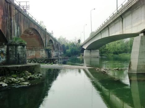 1896 (right) and 1985 Spino-Bisnate Adda Bridges