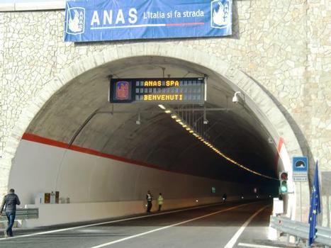 Capo di Ponte Tunnel, southern portal