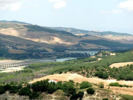 Gravillina Viaduct (on the right) and Molise 2 Viaduct (on the left)