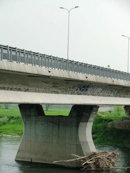 Lodi Tangenziale sud Adda Bridge with byke and footbridge