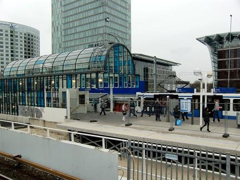 Amsterdam Zuid Station, metro platforms