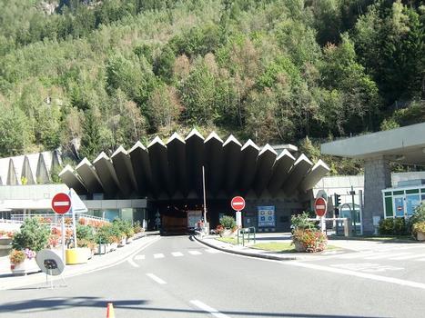 Tunnel del Monte Bianco, french portal
