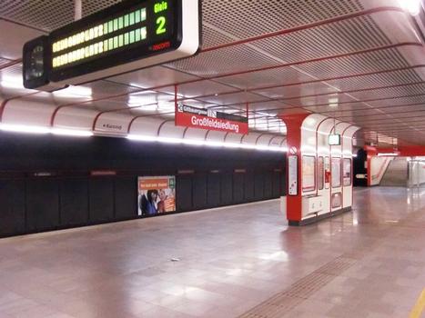 Station de métro Großfeldsiedlung