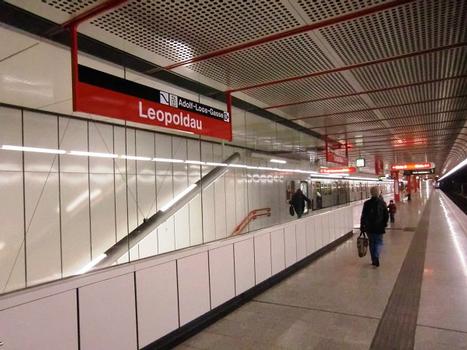 Leopoldau Station, platform