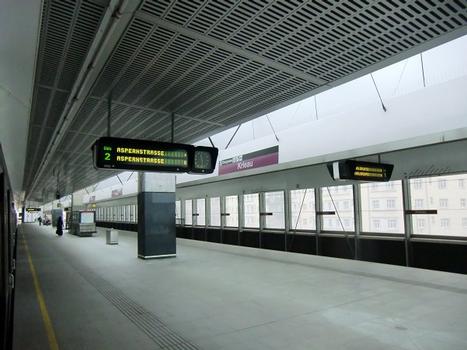 Krieau Metro Station, platform