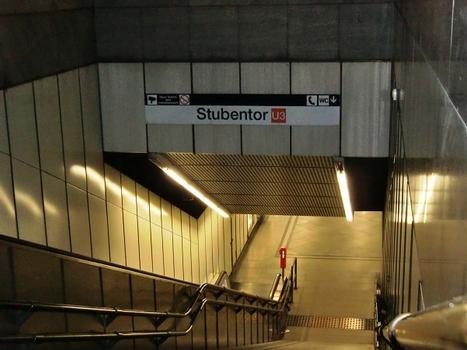 Stubentor Metro Station, access