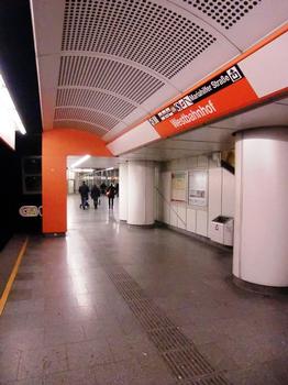 Station de métro Westbahnhof