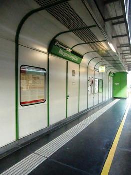 Margaretengürtel Station, platform