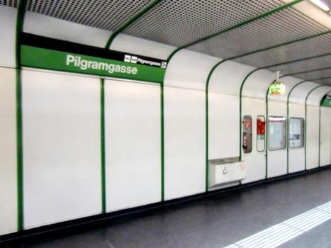 Pilgramgasse Metro Station, platform