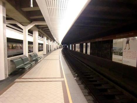 Station de métro Längenfeldgasse
