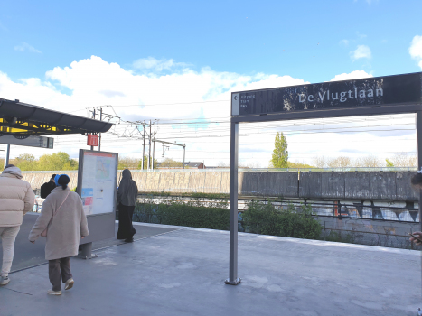 Metrobahnhof De Vlugtlaan