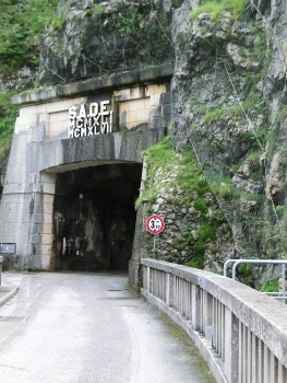 Tunnel der Talsperre Sauris