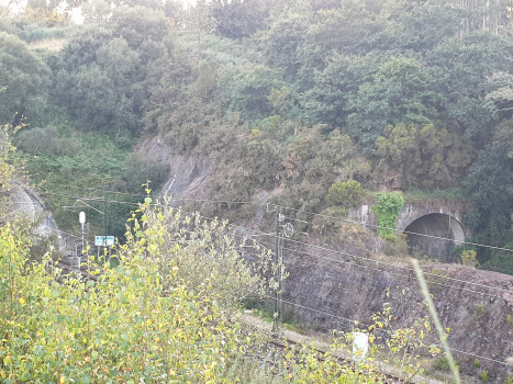 A Sionilla Tunnel (on the left) and A Miñata Tunnel eastern portals