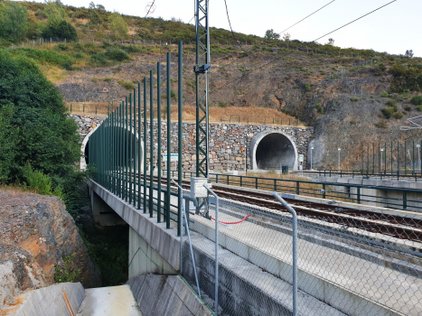 Tunnel ferroviaire à grande vitesse de Cerdedelo