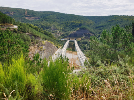 Os Portos Viaduct and O Corno Tunnel western portals