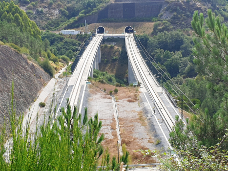 Os Portos Viaduct and O Corno Tunnel western portals