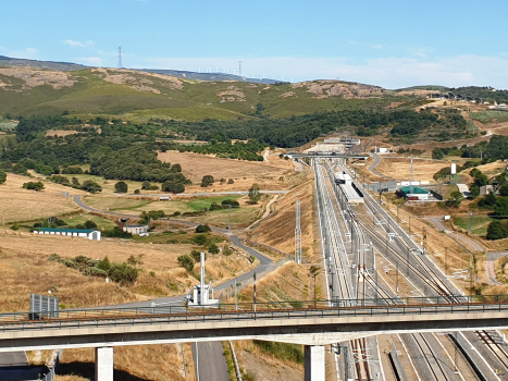 From top to down: O Canizo Tunnel, A Gudiña-Porta de Galicia Station and A Gudiña Bridge