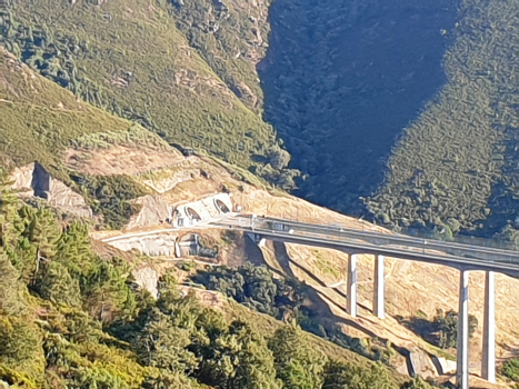 Teixeiras Viaduct and Portocamba HS Tunnel western portals