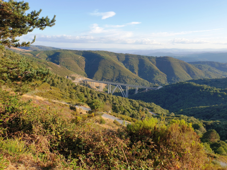 Teixeiras Viaduct and Portocamba HS Tunnel western portals