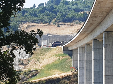 Rio Barbaña Viaduct and Rante Tunnel northern portal