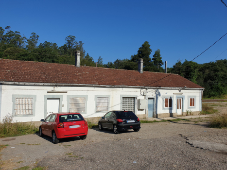 Louredo-Valos Station