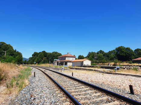 Pedralba Station