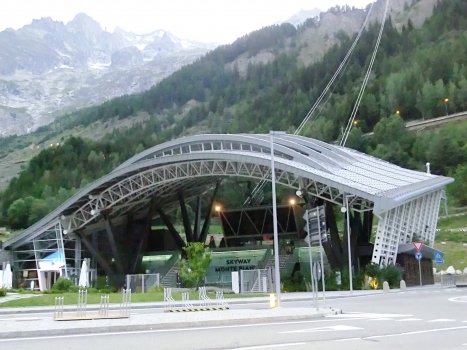 Skyway Monte Bianco, Entreves station