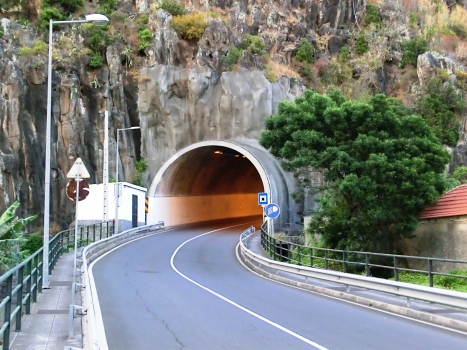 Tunnel der Umfahrungsstraße Ribeira Brava