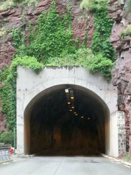 Tunnel La Petite Clue