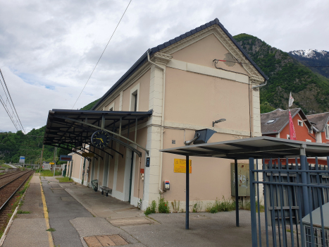 Epierre-Saint Leger Station