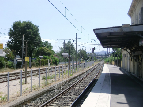Saint-Marcel Station