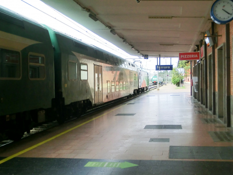 Bahnhof Ferrara