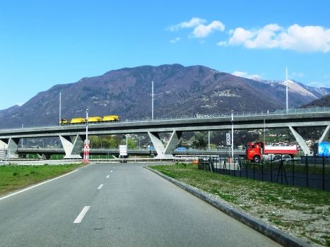 Viaduc ferroviaire Lugano-Bellinzona