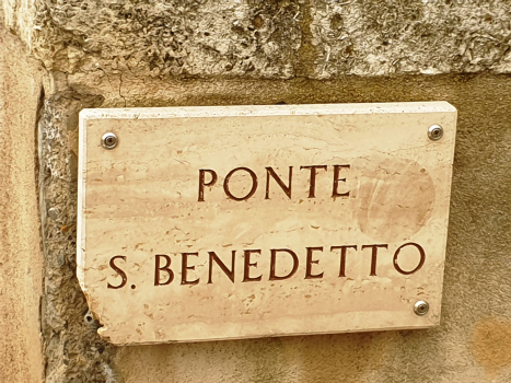 The medieval San Benedetto Bridge