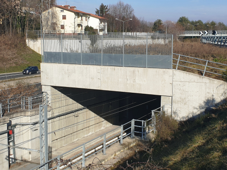 Via Facchinetti II Tunnel