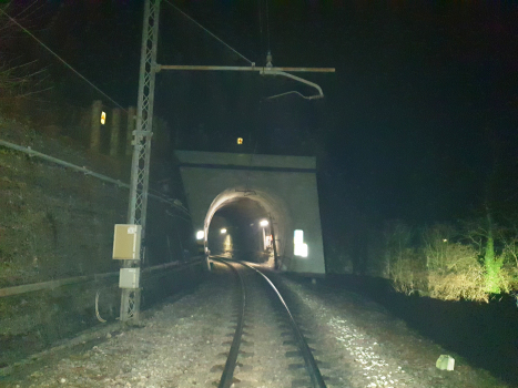 Rocchetta III-Tunnel