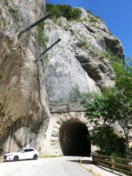 Tunnel Furlo
