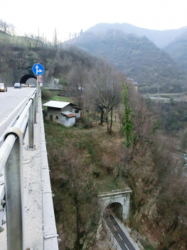 Maivista road Tunnel (on the left) and Cimitero della Botta Tunnel northern portals