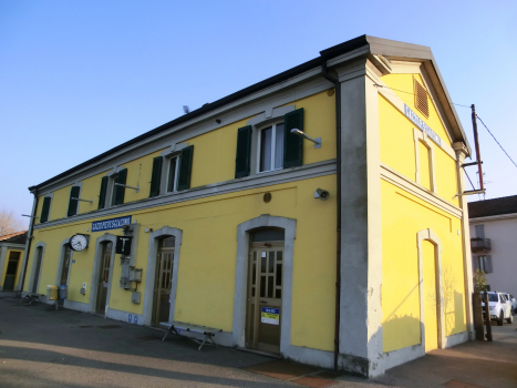 Gazzo-Pieve San Giacomo Station