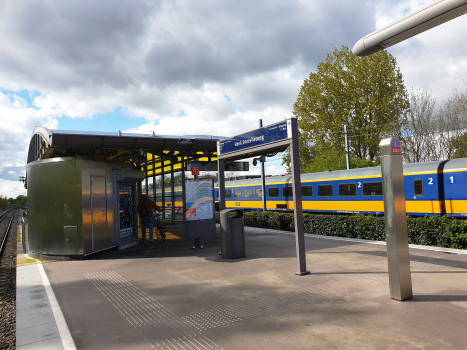 Metrobahnhof Henk Sneevlietweg