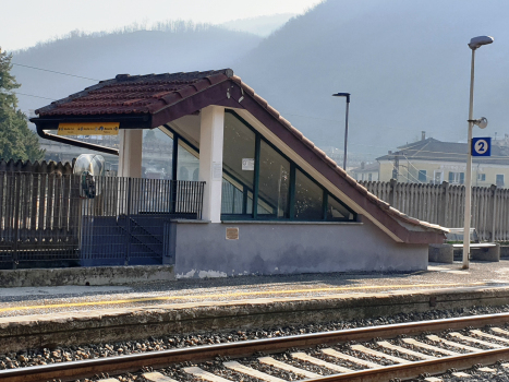 Bahnhof Isola del Cantone