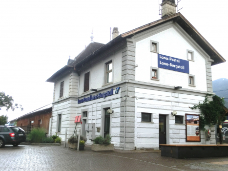 Lana-Postal Station