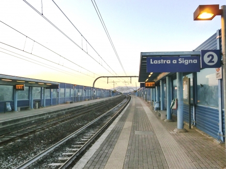 Lastra a Signa Station on Lastra a Signa Arno Viaduct