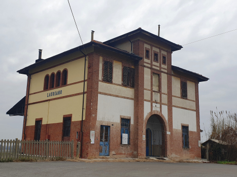 Bahnhof Lauriano