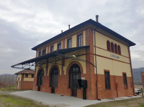 Gare de Lauriano