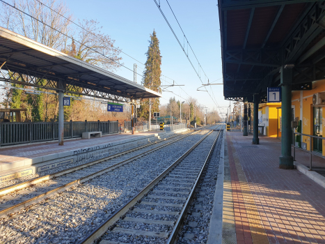 Bahnhof Locate Varesino-Carbonate